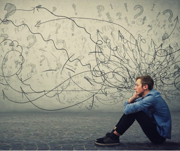 verrgert-und-mde-junge-teenager-auf-dem-boden-sitzt-hlt-hand-zu-wange-nachdenklich-und.jpg?s=1024×1024&w=is&k=20&c=gOB689V4M5DuLsLo8pSGnlyYAuCMGqRx1iHYDnLRSeY=-2 junger teenager auf dem boden